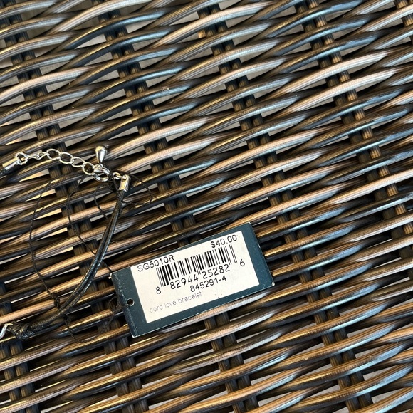 Tara Vanessa Collection ‘Love’ charm bracelet NWT - Picture 3 of 3